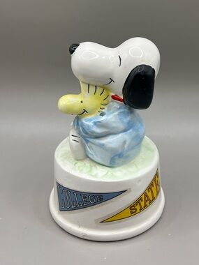 Vintage Peanuts Snoopy & Woodstock Ceramic Musical Figurine Works!